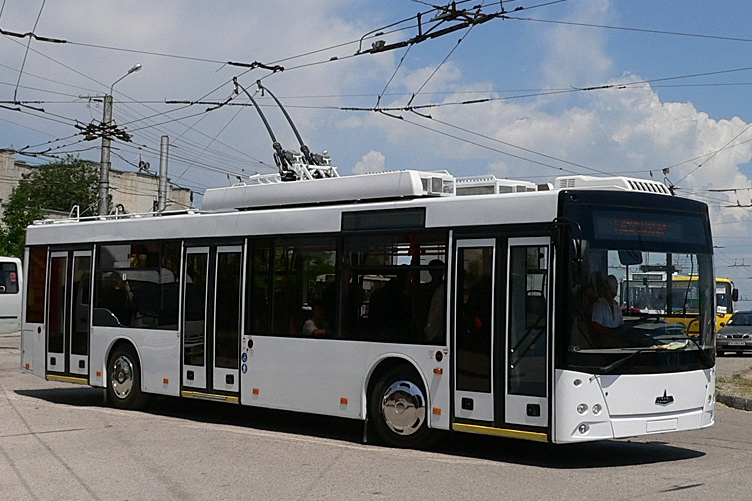 1379589845_trolleybus-maz-eton-t203-v-sevastopole1