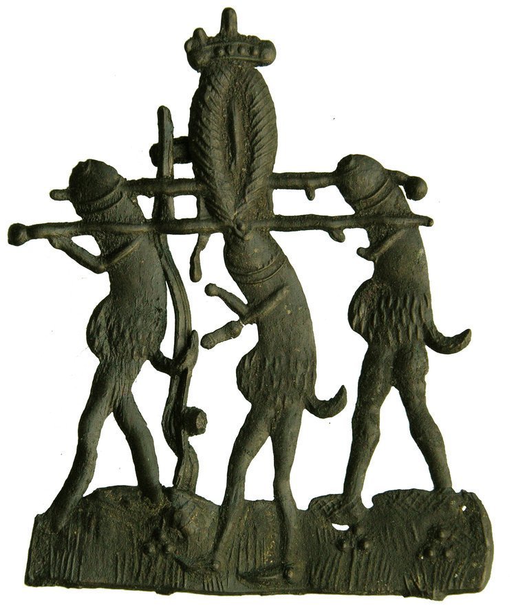 Значок, найденный в Брюгге, Бельгия, 1375−1450 годы. Эротическая процессия.