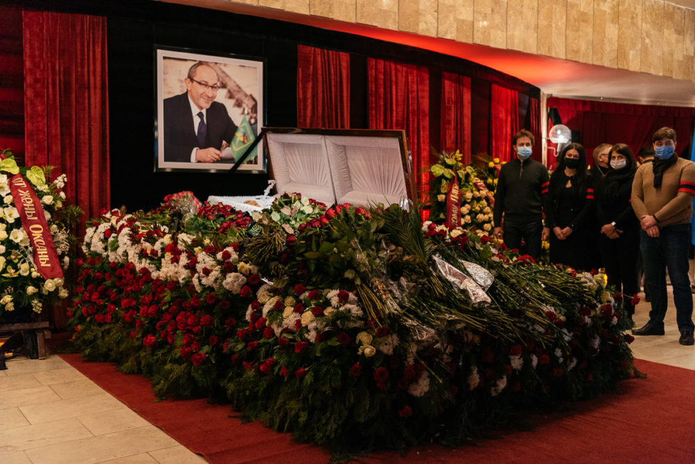 «Четко похороны провели». Как Харьков попрощался с Геннадием Кернесом