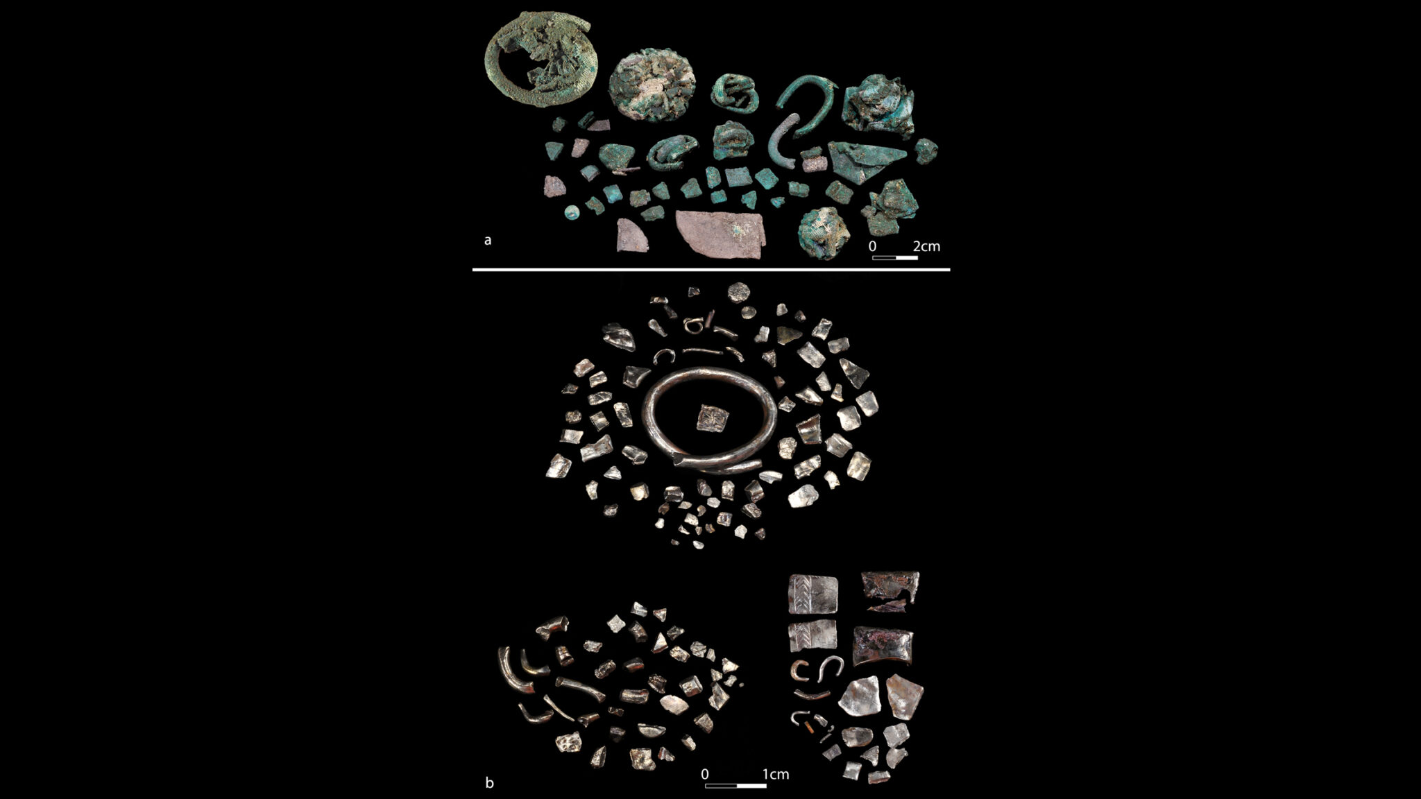 Обломки серебряных украшений, кусочки серебра и серебряные слитки широко использовались в восточном Средиземноморье в качестве валюты за много веков до изобретения монет. Фото — Live Science.