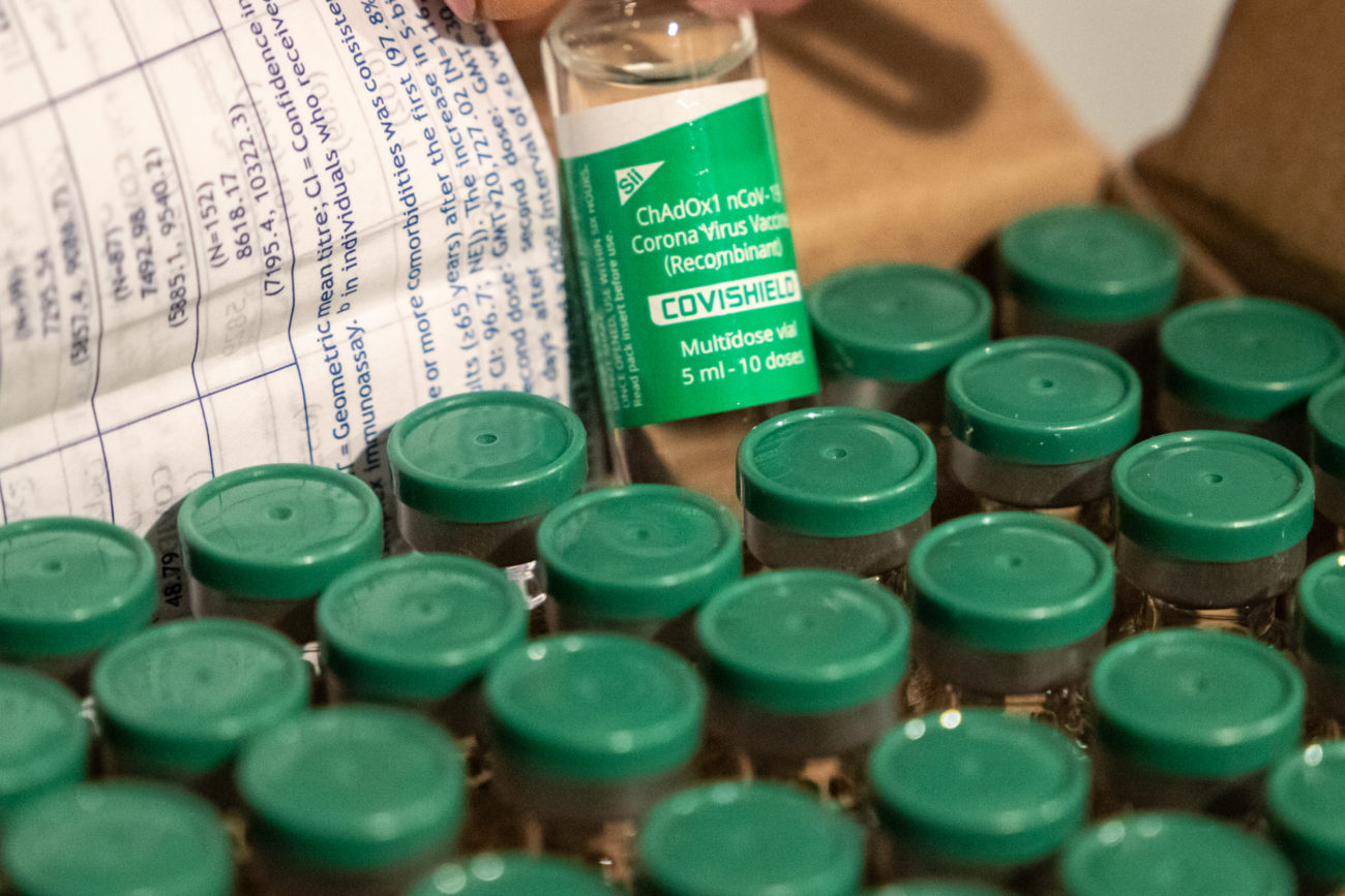 Вакцина от коронавируса доставлена во все области Украины. Сколько получил каждый регион