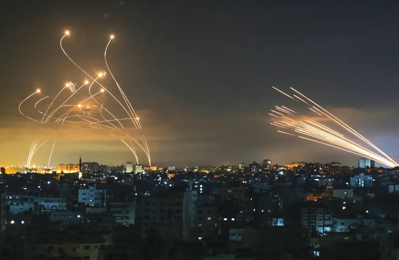 Израиль и ХАМАС прекратили боевые действия и договариваются о перемирии