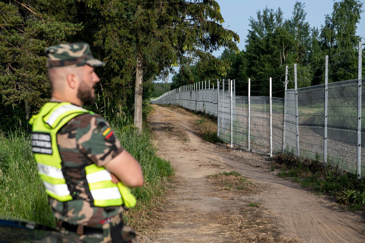 Литва построит стену на границе с Беларусью, и вот почему