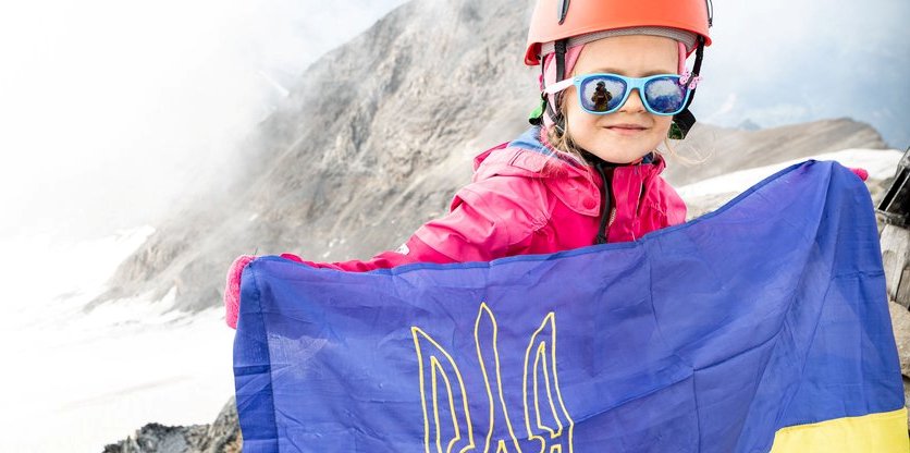 5-летняя украинка покорила одну из самых высоких гор Великого Кавказа
