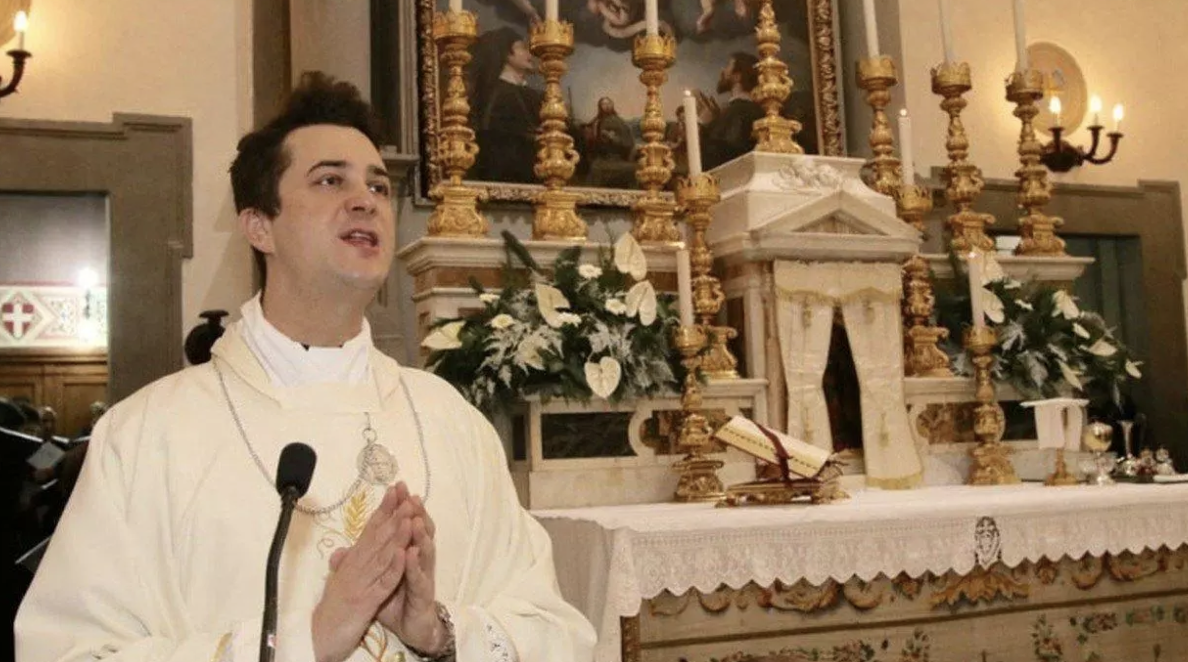 Итальянского священника обвиняют в торговле кокаином. Он продавал его на секс-вечеринках