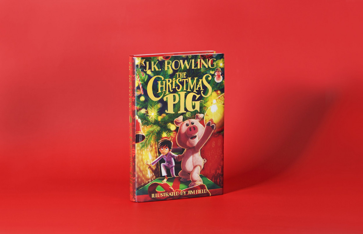 Джоан Роулинг выпустила новую детскую книгу — «Рождественский поросенок»