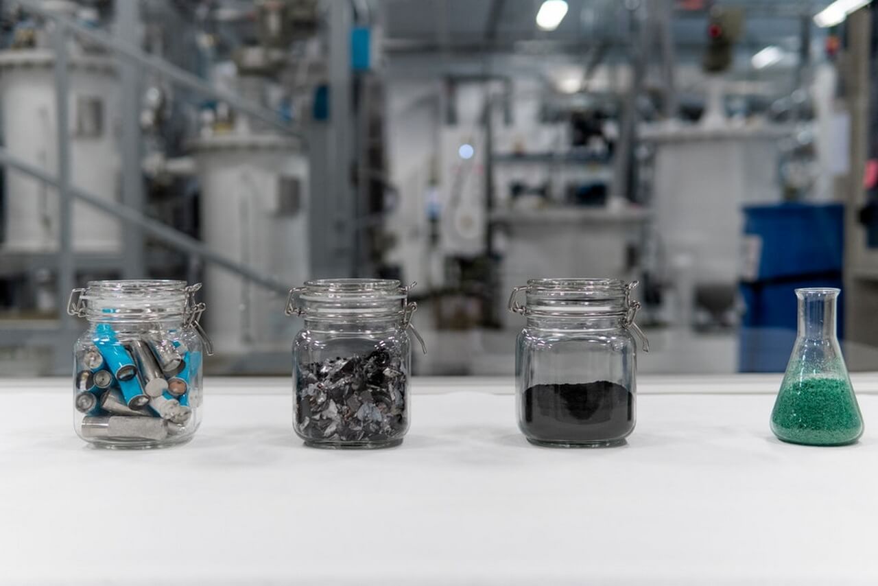 Шведы создали первый в мире аккумулятор, на 100% состоящий из переработанных материалов