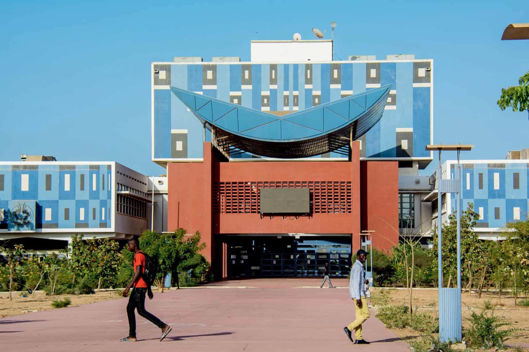 Библиотека Университета Шейха Анта Диопа в Дакаре. Фото — Майкл Форд.