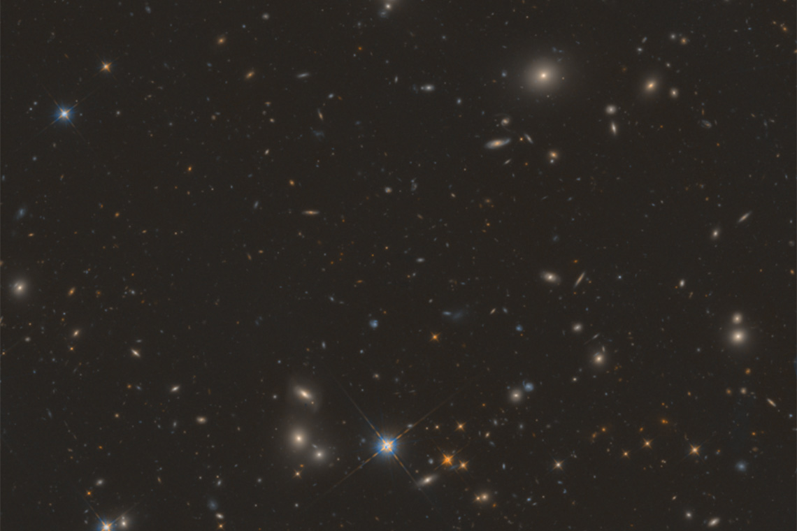Ділянка неба, на якій зображені найяскравіші та найрідкісніші об’єкти Всесвіту. Зображення — Gabe Brammer.