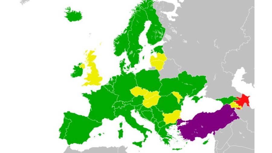 Зелені — країни, в яких підписана та ратифікована Стамбульська конвенція, жовті — лише підписана, червона — не підписана, бузкова — Турція, колишня учасниця. Мапа — «Вікіпедія».