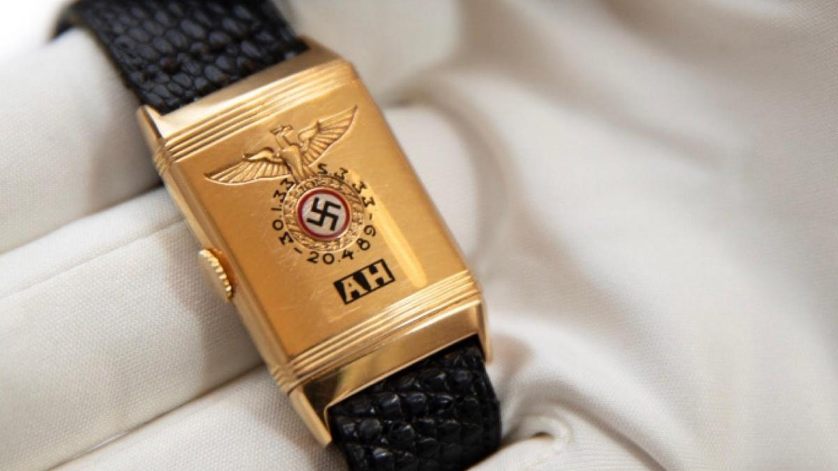У США на аукціоні годинник Гітлера продали за мільйон доларів